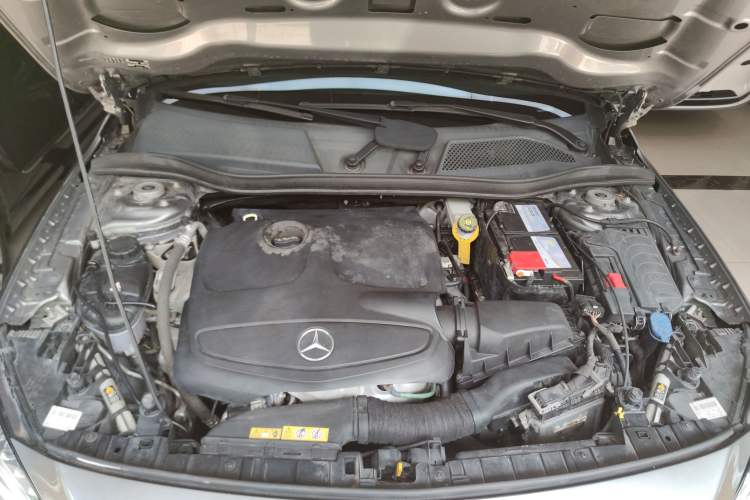 Used Mercedes-Benz GLA 2015 GLA 200 Engine Bay