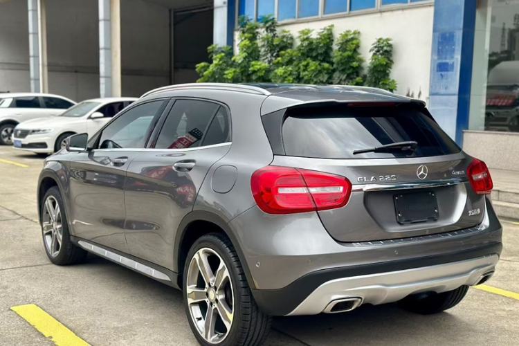 Used Mercedes-Benz GLA 2015 GLA 220 4MATIC Luxury Model Exterior 1