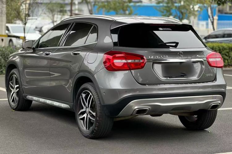 Used Mercedes-Benz GLA 2015 GLA 220 4MATIC Fashion Model Exterior 2