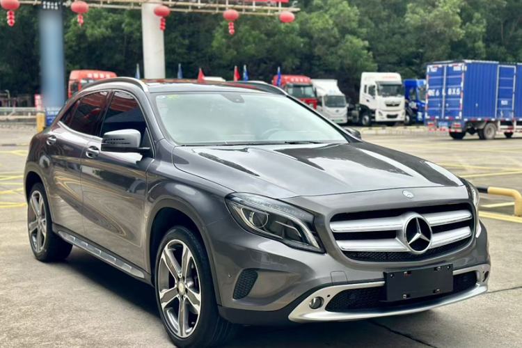 Used Mercedes-Benz GLA 2015 GLA 220 4MATIC Luxury Model Exterior 2