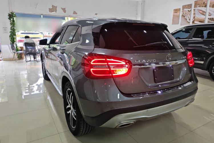 Used Mercedes-Benz GLA 2015 GLA 200 Fashion Model Exterior 2