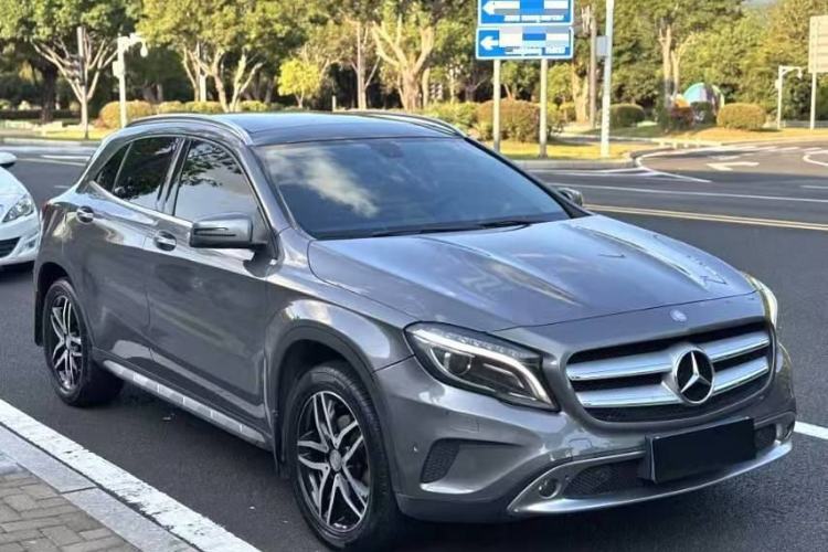 Used Mercedes-Benz GLA 2015 GLA 220 4MATIC Fashion Model Exterior 3