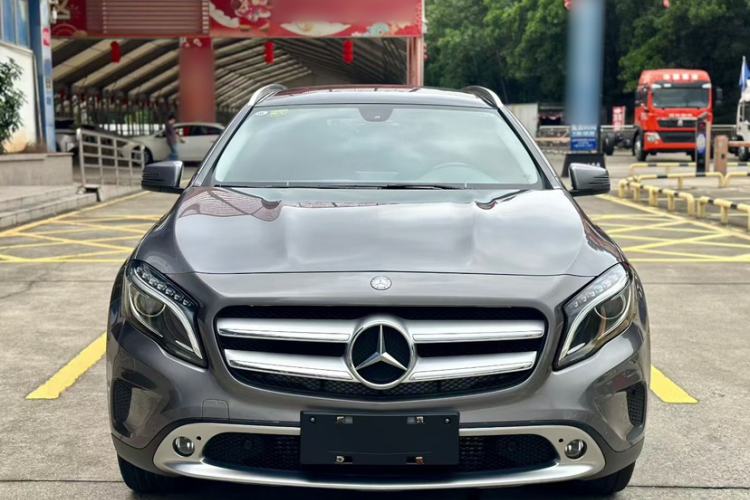 Used Mercedes-Benz GLA 2015 GLA 220 4MATIC Luxury Model Exterior 3