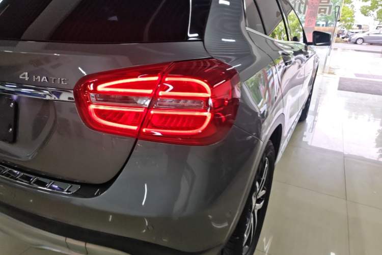 Used Mercedes-Benz GLA 2015 GLA 200 Fashion Model Exterior 3