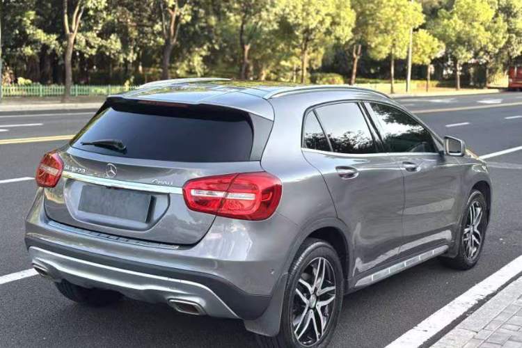 Used Mercedes-Benz GLA 2015 GLA 220 4MATIC Fashion Model Exterior 4
