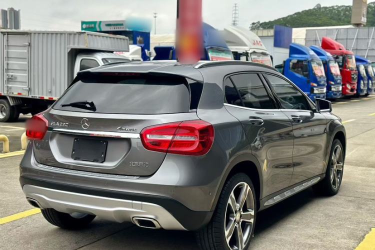 Used Mercedes-Benz GLA 2015 GLA 220 4MATIC Luxury Model Exterior 5