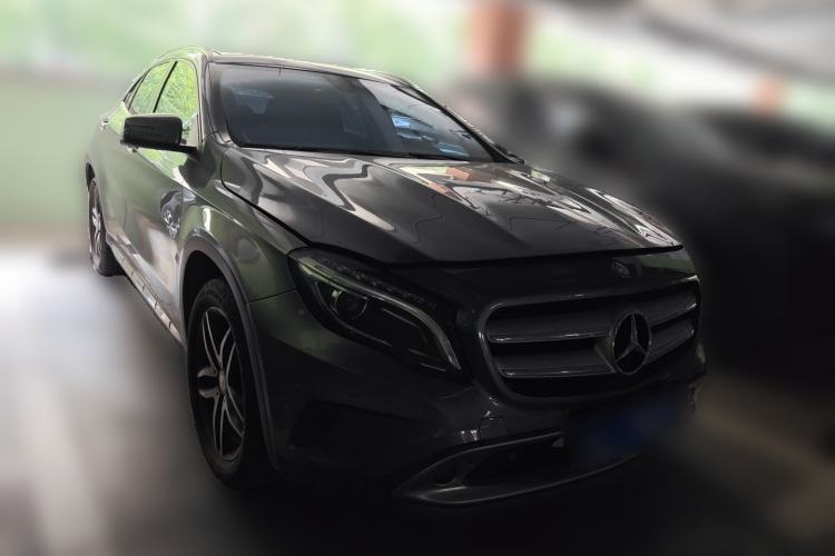 Used Mercedes-Benz GLA 2015 GLA 200 Fashion Model Front Right 45 Deg