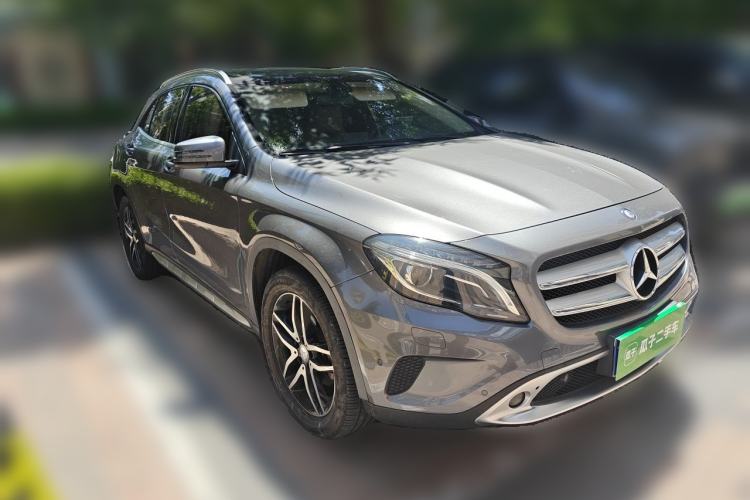 Used Mercedes-Benz GLA 2015 GLA 200 Fashion Model Front Right 45 Deg
