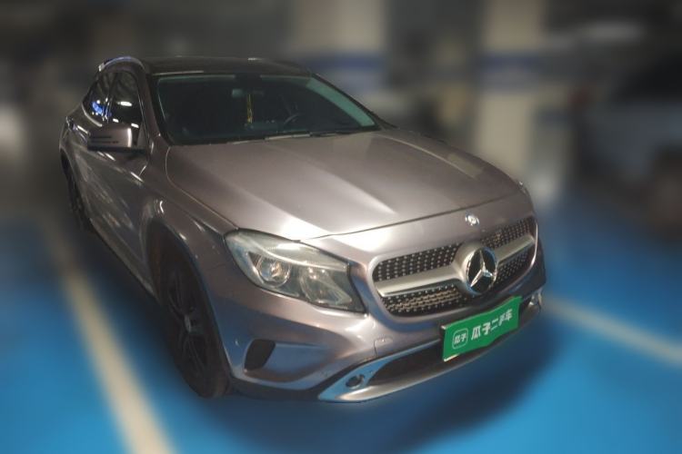 Used Mercedes-Benz GLA 2015 GLA 200 Sport Edition Front Right 45 Deg