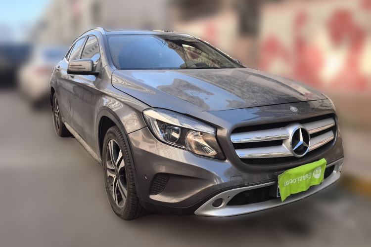 Used Mercedes-Benz GLA 2015 GLA 200 Sport Edition Front Right 45 Deg