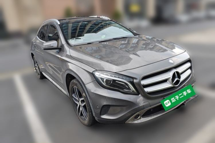 Used Mercedes-Benz GLA 2015 GLA 200 Fashion Model Front Right 45 Deg