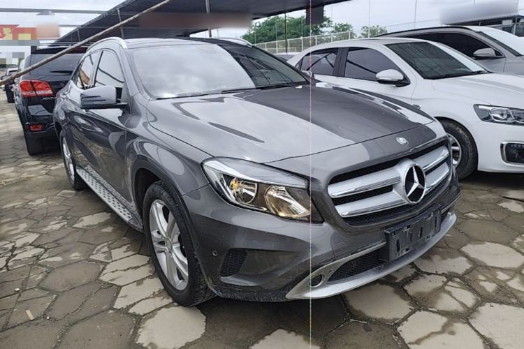 Used Mercedes-Benz GLA 2015 GLA 200 Sport Edition Front Right 45 Deg