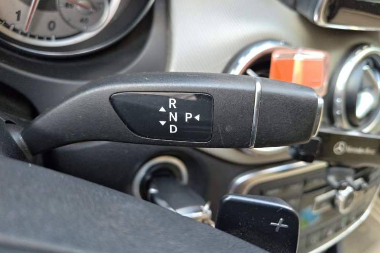 Used Mercedes-Benz GLA 2015 GLA 200 Fashion Model Gear Lever