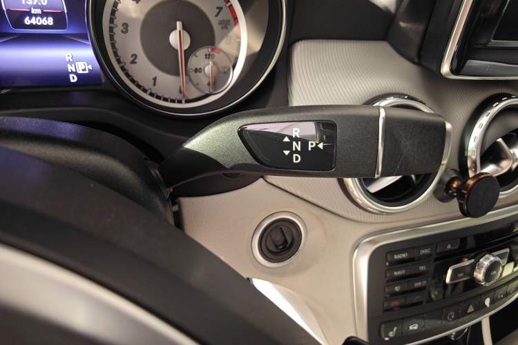 Used Mercedes-Benz GLA 2015 GLA 220 4MATIC Fashion Model Gear Lever