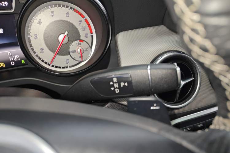 Used Mercedes-Benz GLA 2015 GLA 200 Fashion Model Gear Lever