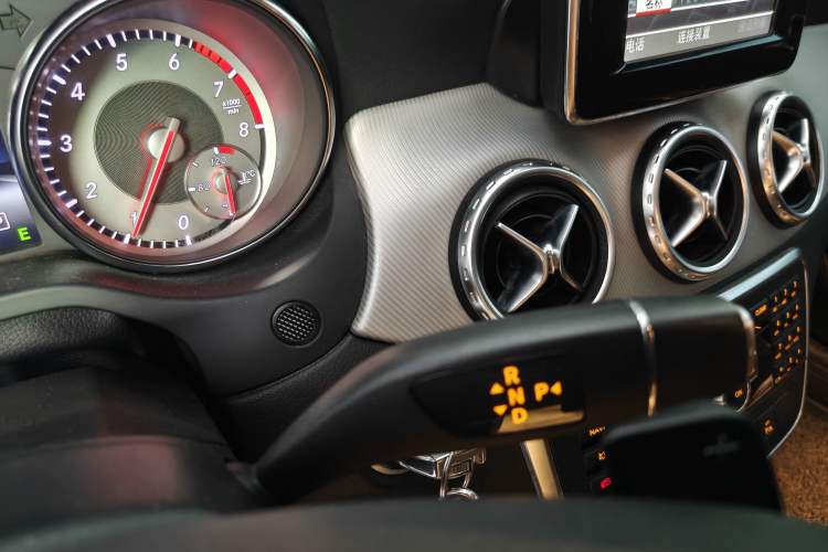 Used Mercedes-Benz GLA 2015 GLA 200 Fashion Model Gear Lever