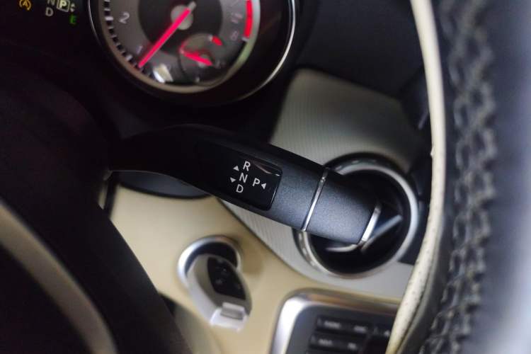 Used Mercedes-Benz GLA 2015 GLA 200 Sport Edition Gear Lever