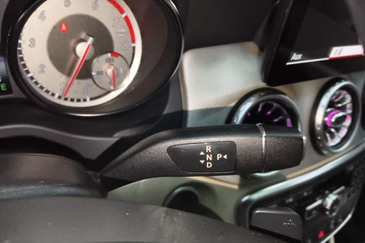 Used Mercedes-Benz GLA 2015 GLA 200 Sport Edition Gear Lever