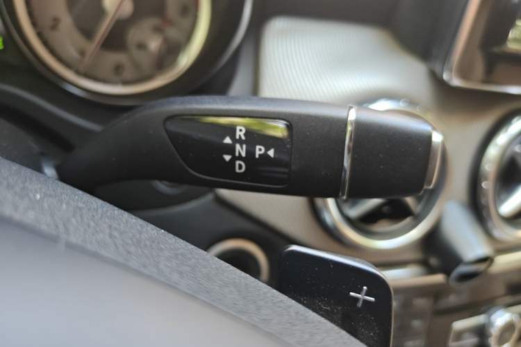 Used Mercedes-Benz GLA 2015 GLA 200 Fashion Model Gear Lever