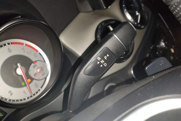 Used Mercedes-Benz GLA 2015 GLA 200 Fashion Model Gear Lever