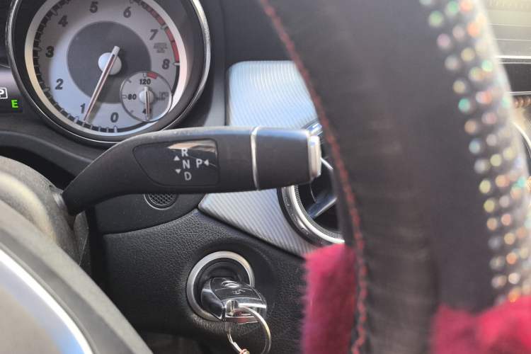 Used Mercedes-Benz GLA 2015 GLA 200 Sport Edition Gear Lever