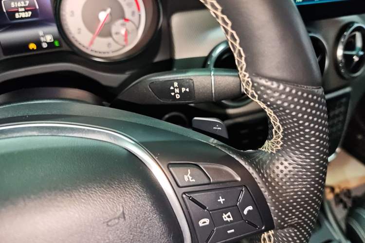 Used Mercedes-Benz GLA 2015 GLA 200 Sport Edition Gear Lever