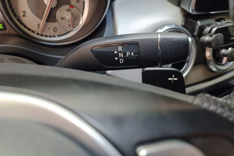 Used Mercedes-Benz GLA 2015 GLA 200 Fashion Model Gear Lever
