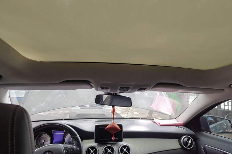Used Mercedes-Benz GLA 2015 GLA 220 4MATIC Fashion Model Headliner