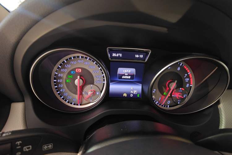 Used Mercedes-Benz GLA 2015 GLA 220 4MATIC Fashion Model Instrument Cluster