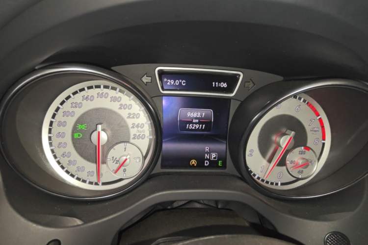 Used Mercedes-Benz GLA 2015 GLA 220 4MATIC Fashion Model Instrument Cluster