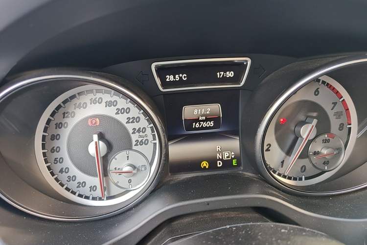 Used Mercedes-Benz GLA 2015 GLA 260 4MATIC Sport Edition Instrument Cluster