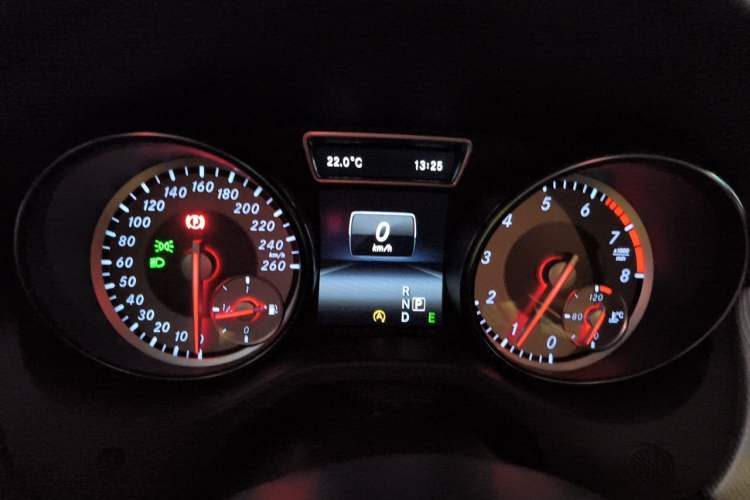 Used Mercedes-Benz GLA 2015 GLA 220 4MATIC Fashion Model Instrument Cluster