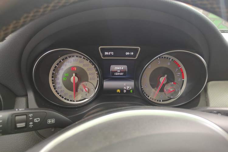 Used Mercedes-Benz GLA 2015 GLA 220 4MATIC Fashion Model Instrument Cluster