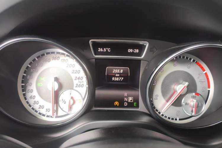 Used Mercedes-Benz GLA 2015 GLA 220 4MATIC Fashion Model Instrument Cluster