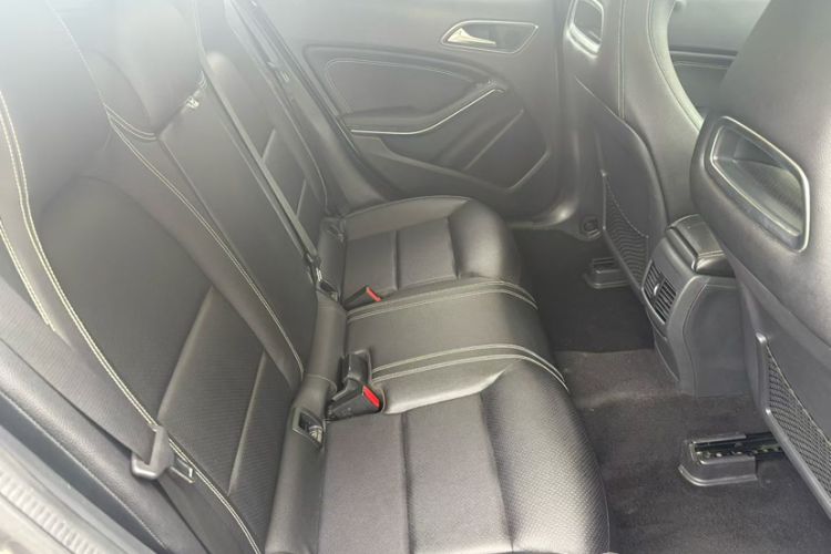 Used Mercedes-Benz GLA 2015 GLA 200 Sport Edition Interior 1