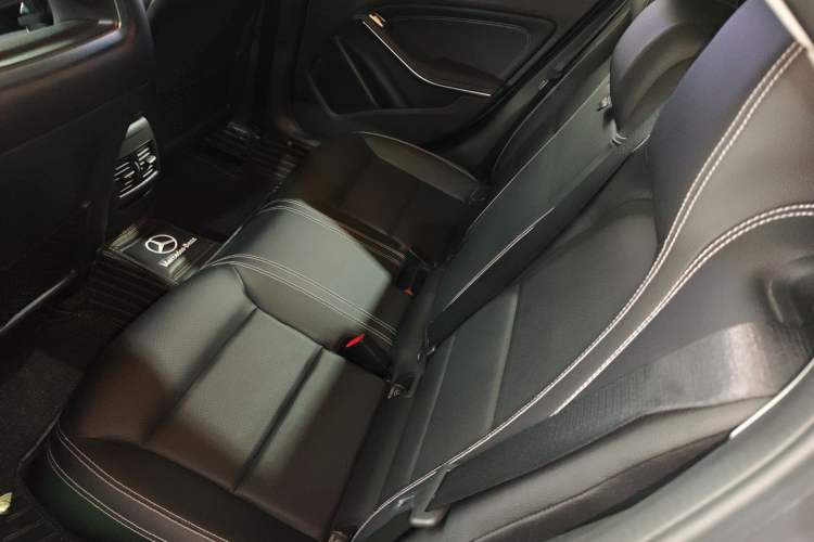 Used Mercedes-Benz GLA 2015 GLA 200 Sport Edition Interior 4