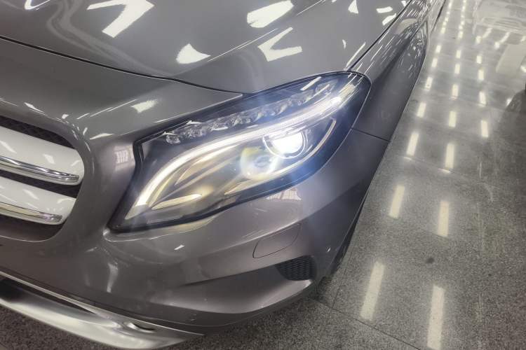 Used Mercedes-Benz GLA 2015 GLA 220 4MATIC Fashion Model Left Front Headlight