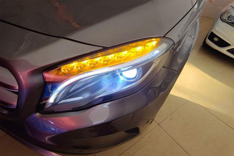 Used Mercedes-Benz GLA 2015 GLA 220 4MATIC Fashion Model Left Front Headlight