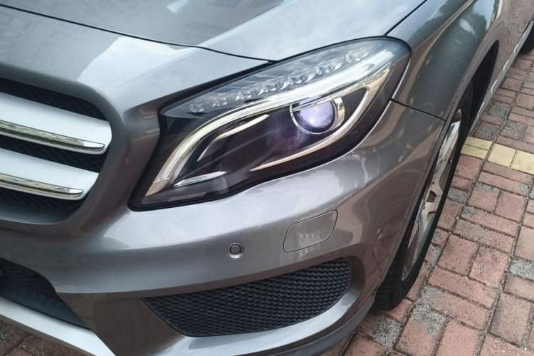 Used Mercedes-Benz GLA 2015 GLA 260 4MATIC Left Front Headlight