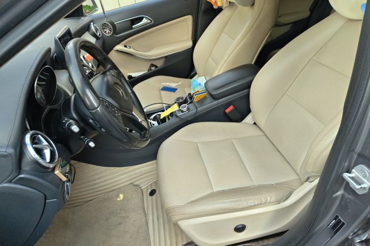 Used Mercedes-Benz GLA 2015 GLA 200 Fashion Model Left Front Seat