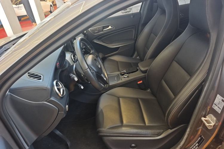 Used Mercedes-Benz GLA 2015 GLA 220 4MATIC Luxury Model Left Front Seat