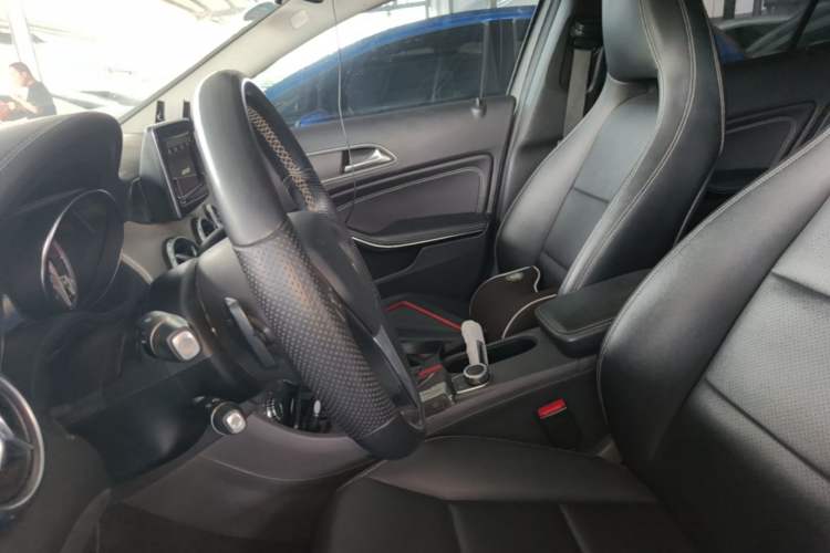 Used Mercedes-Benz GLA 2015 GLA 200 Fashion Model Left Front Seat
