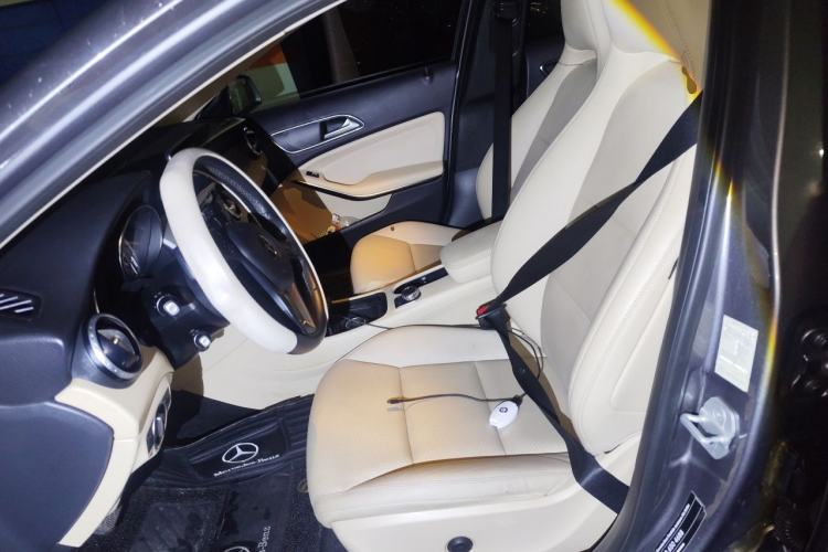 Used Mercedes-Benz GLA 2015 GLA 200 Sport Edition Left Front Seat