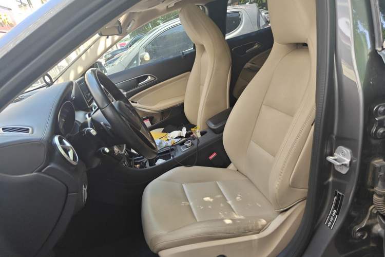 Used Mercedes-Benz GLA 2015 GLA 200 Fashion Model Left Front Seat