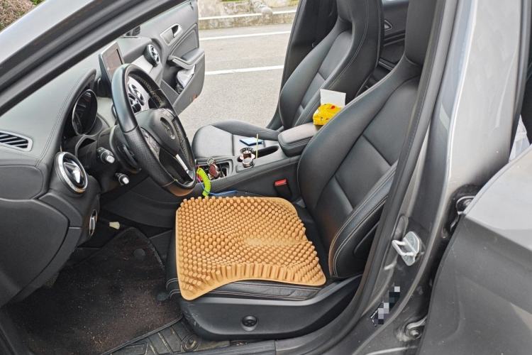 Used Mercedes-Benz GLA 2015 GLA 200 Fashion Model Left Front Seat