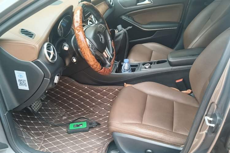 Used Mercedes-Benz GLA 2015 GLA 260 4MATIC Left Front Seat