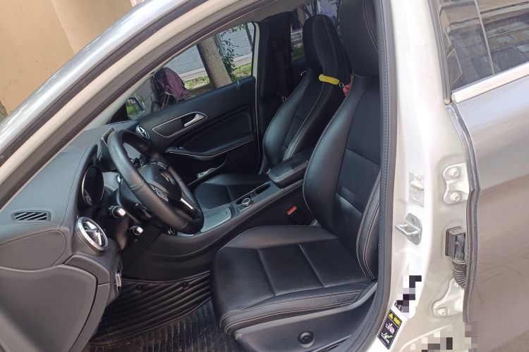 Used Mercedes-Benz GLA 2015 GLA 200 Fashion Model Left Front Seat
