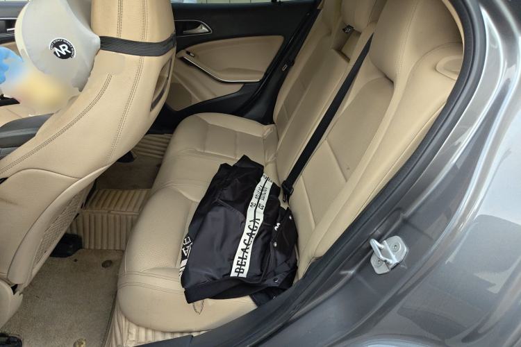 Used Mercedes-Benz GLA 2015 GLA 200 Fashion Model Left Rear Seat