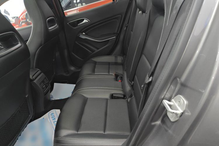 Used Mercedes-Benz GLA 2015 GLA 200 Fashion Model Left Rear Seat