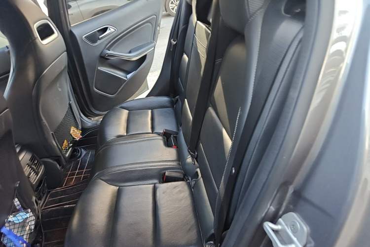 Used Mercedes-Benz GLA 2015 GLA 260 4MATIC Sport Edition Left Rear Seat